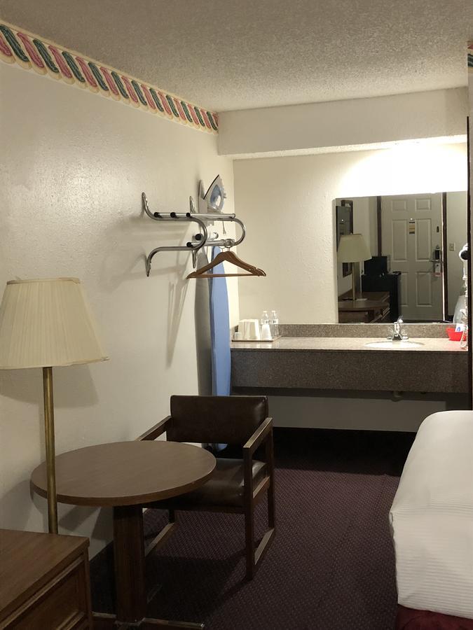 Seminole Rexdale Inn מראה חיצוני תמונה